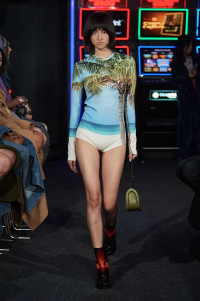 Look 26